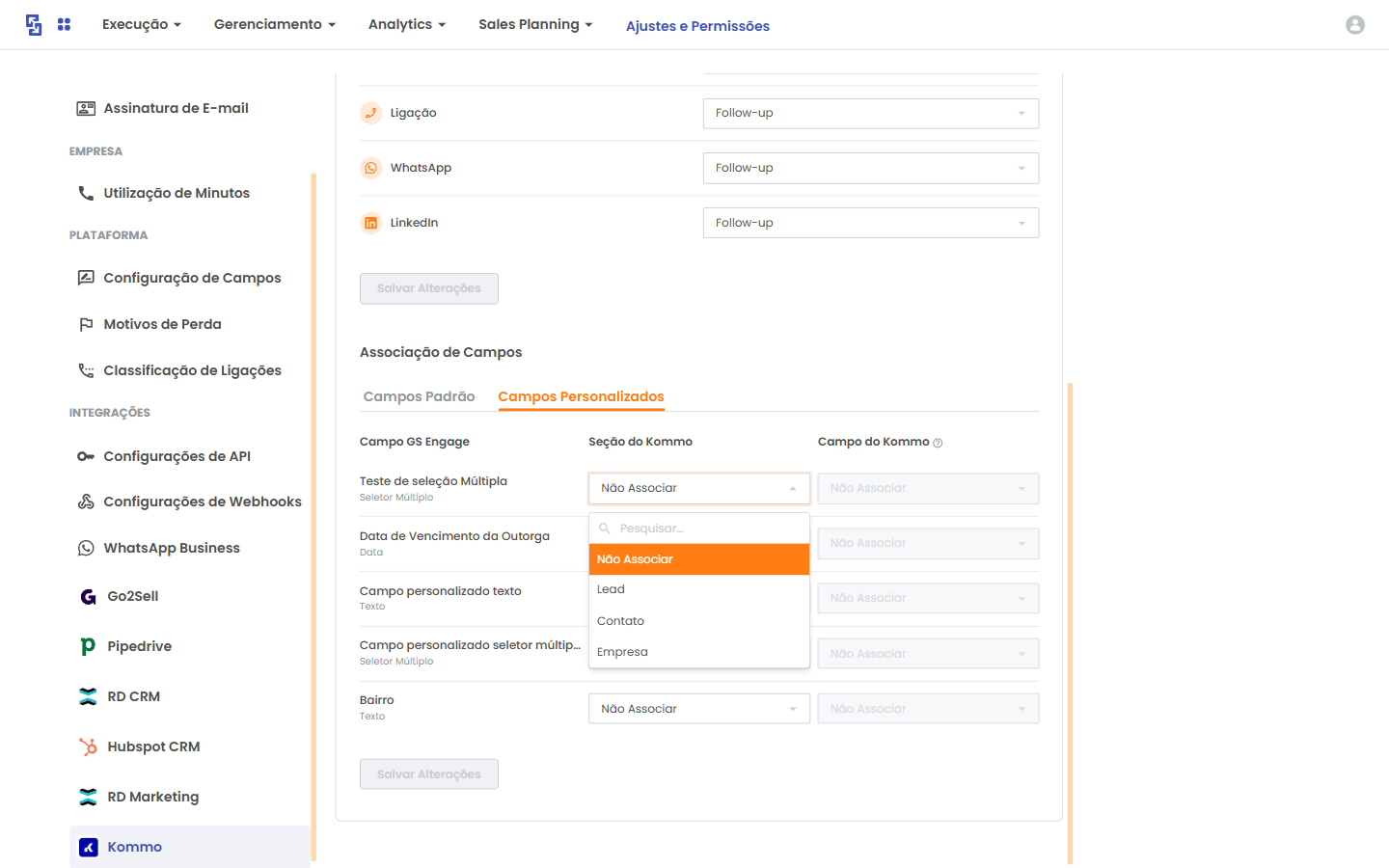 Dropdown Seção do Kommo aberto em Campos Personalizados