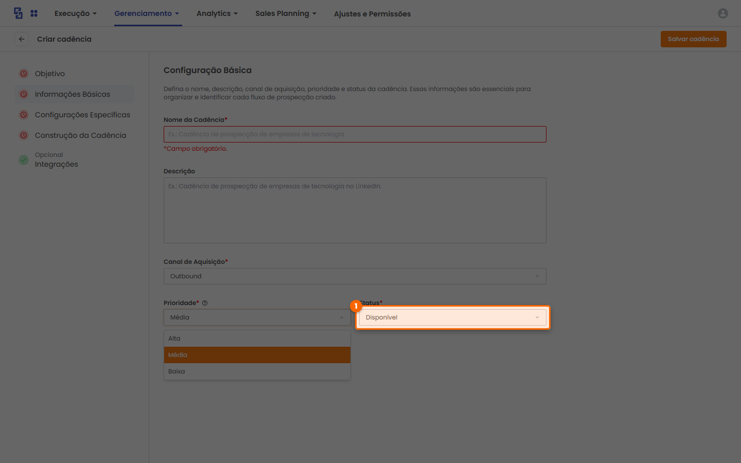 Campo Status em destaque na tela de Informações Básicas (com opções de prioridade abertas ao lado).