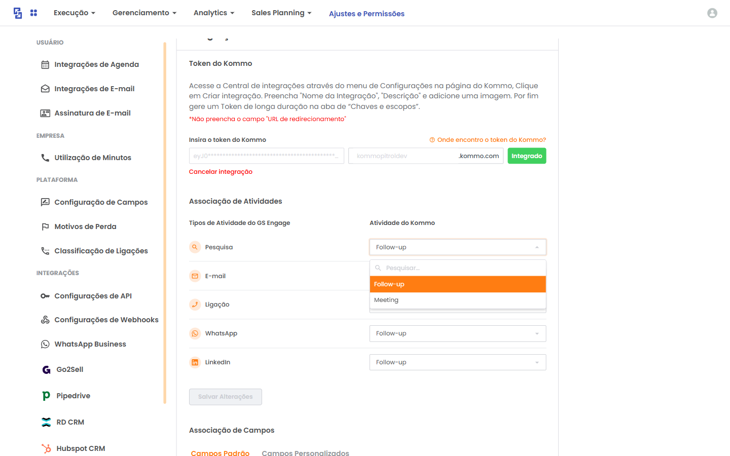 Dropdown Atividade do Kommo aberto com opções Follow-up e Meeting